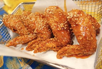 Chicken Up Opens in Parkway Parade