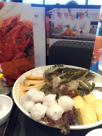 Celebrating National Day with Singapore Iconic Dish - Chilli Crab