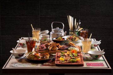 Dining in Big Groups Made Easy