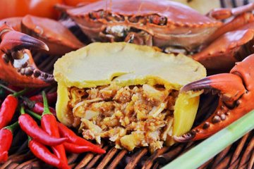 10 Must-Try Crab & Lobster Dishes Under $20