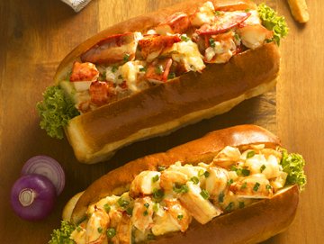 Decadent Lobster Rolls at Swensen’s Singapore