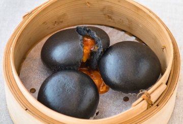 Red House Seafood Presents Charcoal Chilli Crab Buns