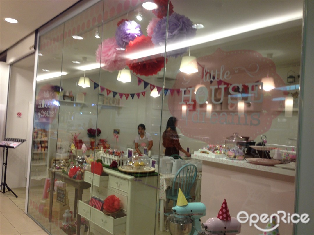 Little House Of Dreams Desserts and Cakes Bakery in Clarke Quay The