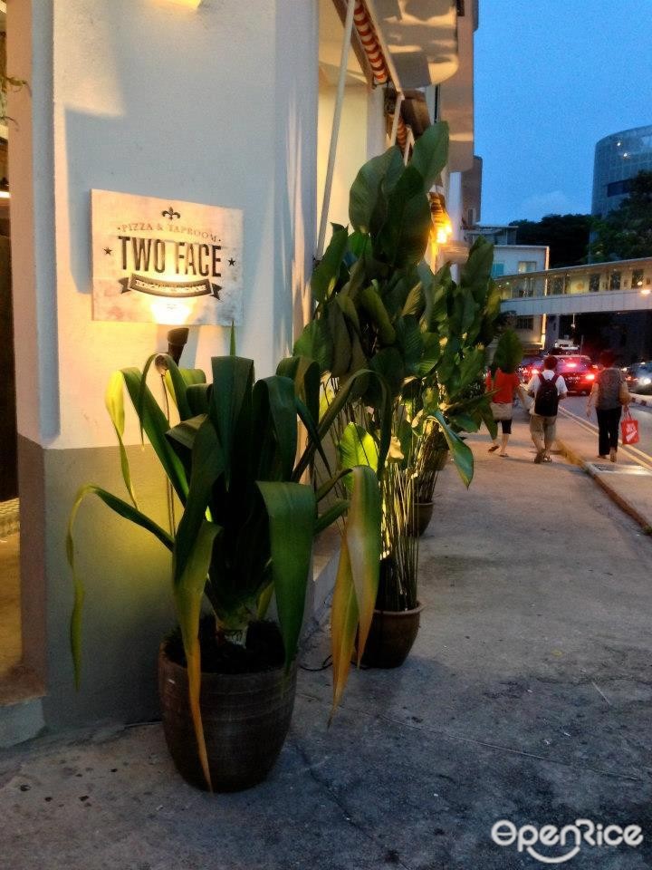 Twoface Pizza & Taproom