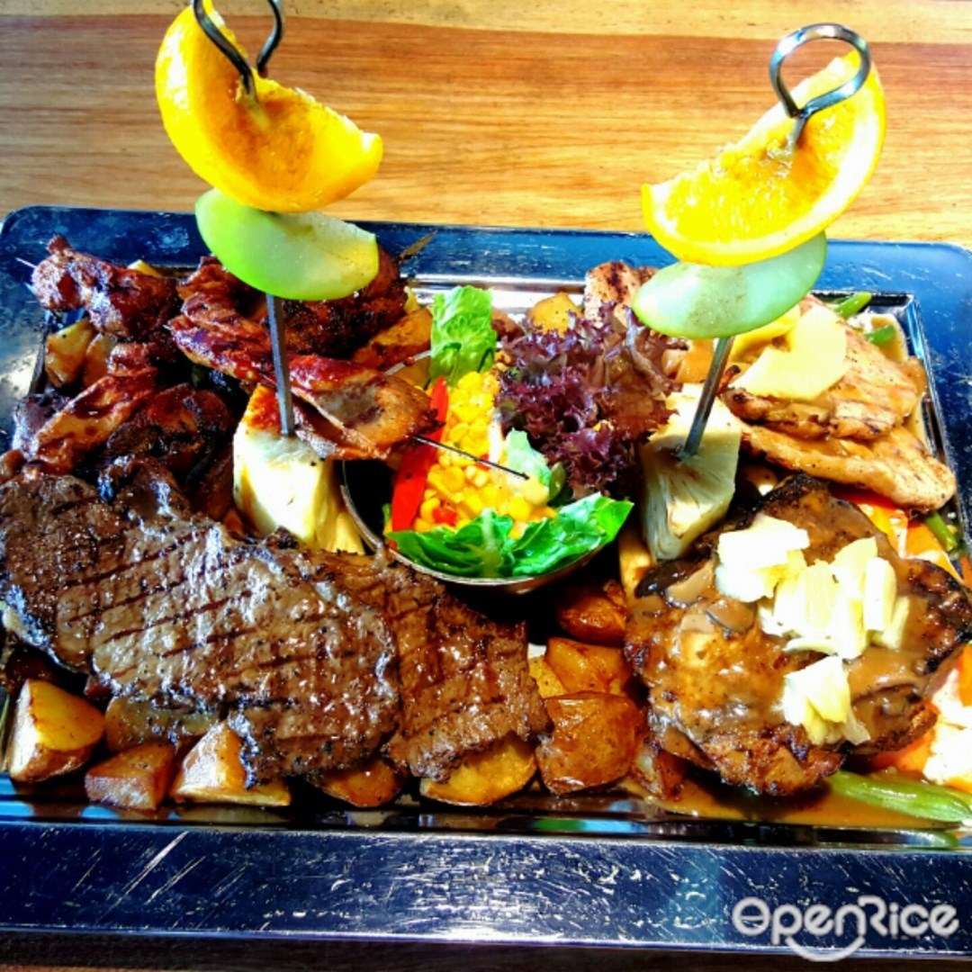 The King Louis Grill & Bar