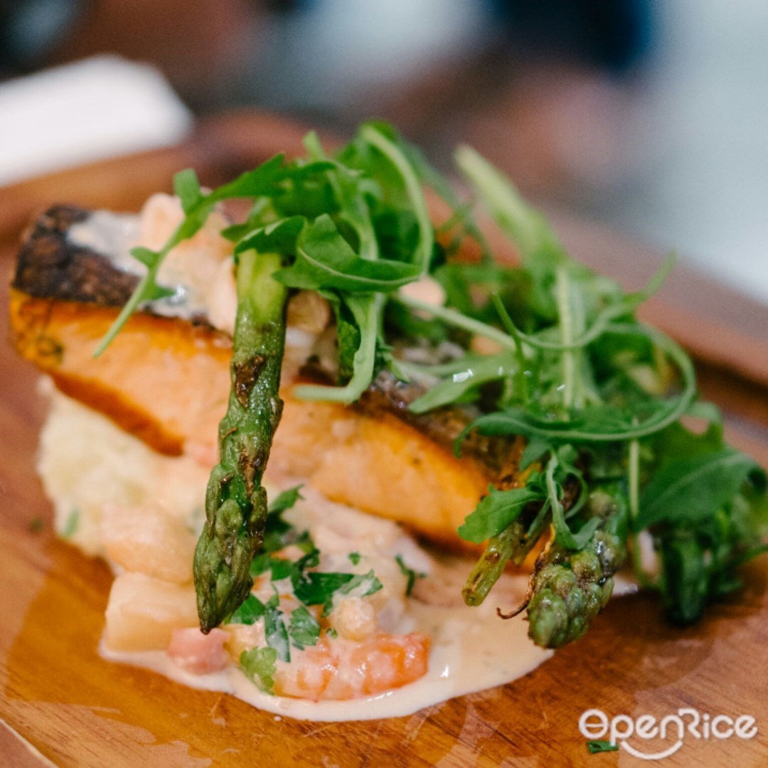 Benjamin Browns Bistro & Bakery