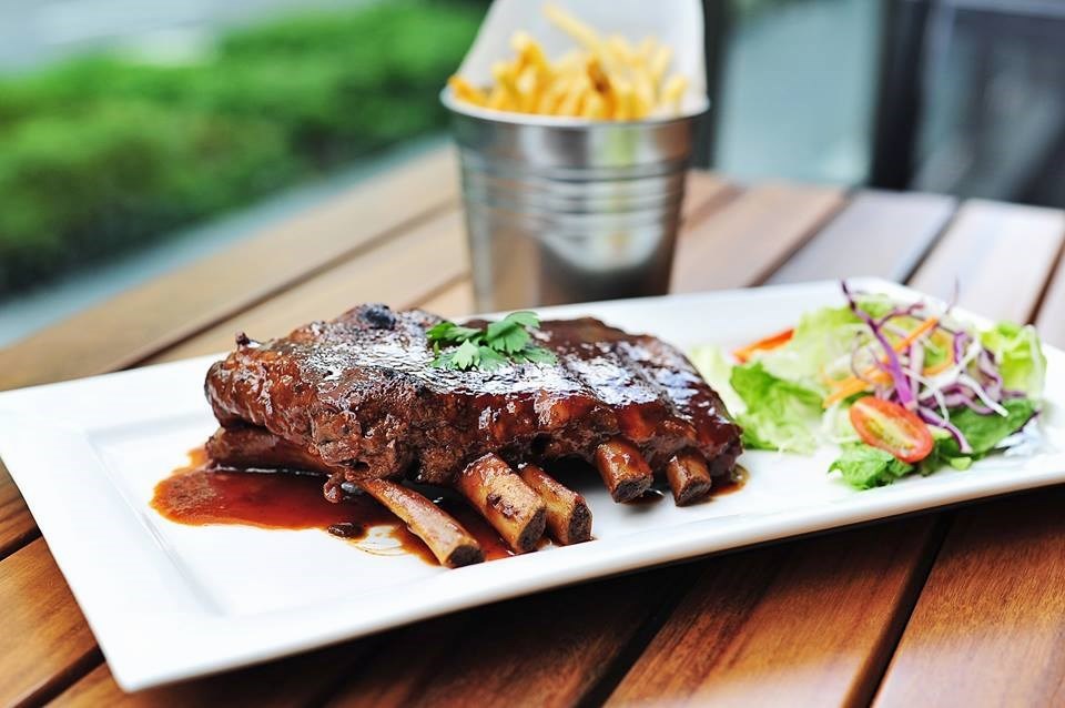 RedBank Bar & Grill