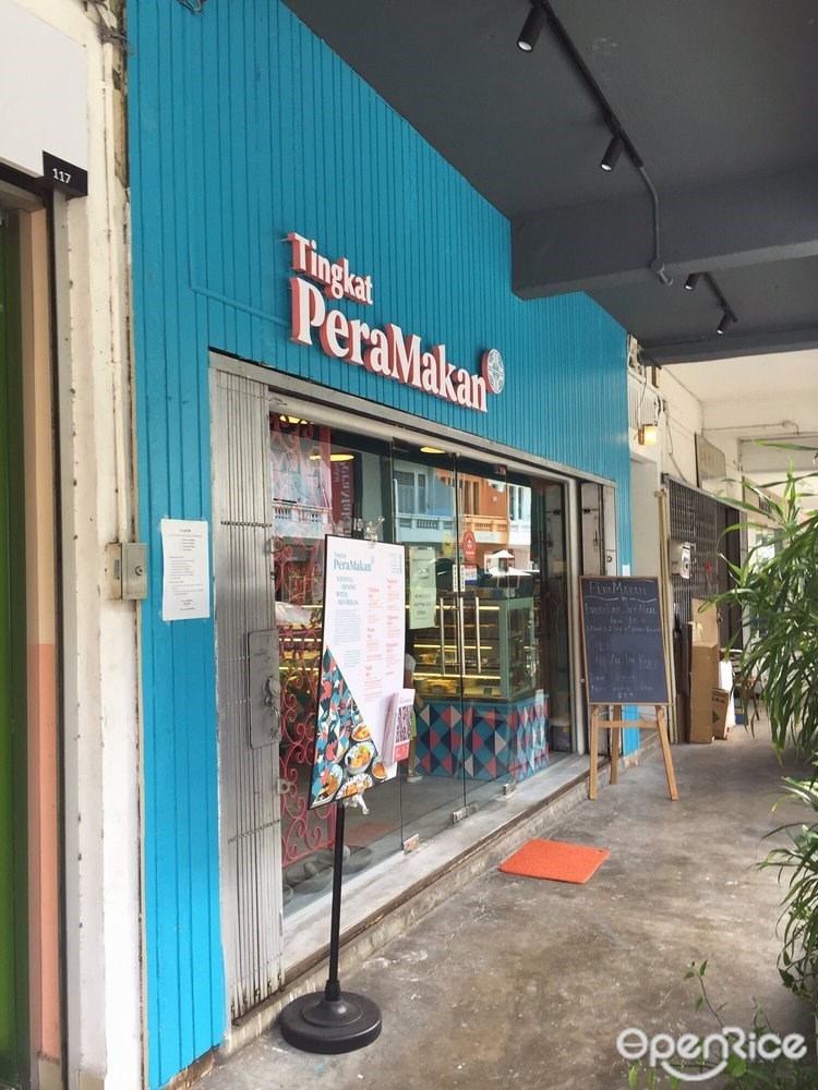 Tingkat PeraMakan's Photo - Peranakan / Nonya Desserts and Cakes ...