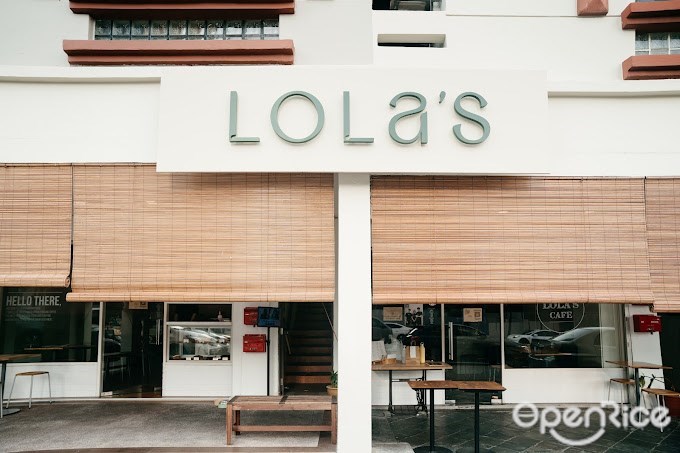 Lola's Cafe