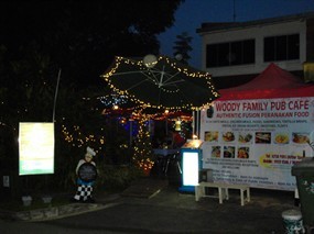 Woody Family Café