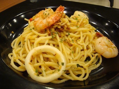 Seafood Spaghetti Aglio Olio! <3