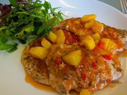 Grilled chicken breast with spicy mango topper
