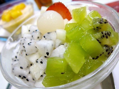 Sago Cream with Fresh Fruits