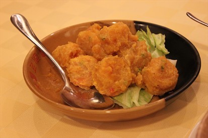 Fried prawns with salted egg