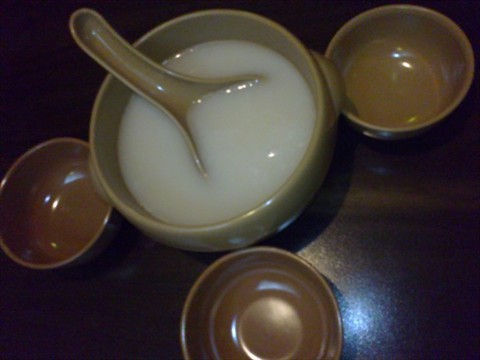 Korean rice wine - drinking it the traditional way