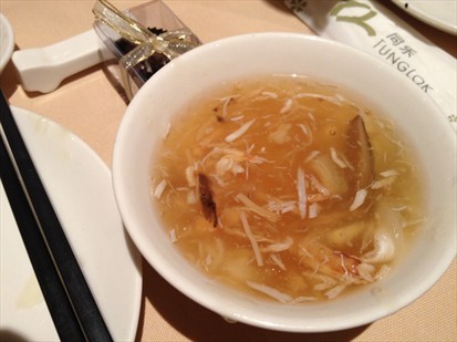 Braised Shark's fin broth with crab meat and dried seafood;D