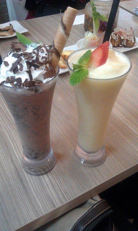 Oreo Milkshake + Yuzu Yoghurt