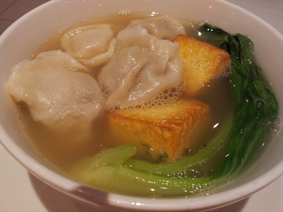 Dumpling and Seaweed Tofu Soup