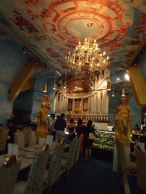 Queens Dessert Cafe Bistro