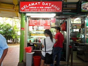 Amirah & Nur Aniqah Mee Soto & Mee Rebus