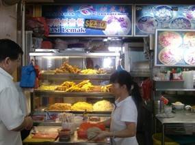 Nasi Lemak/ Fried Bee Hoon - Liv2Eat