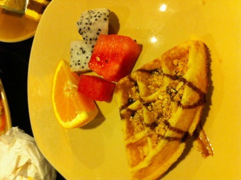 Waffle with Fruits