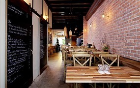 Platters Bistro & Wine Bar