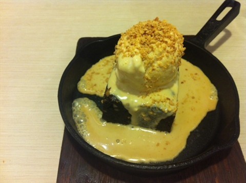 Sizzling Brownie with Ice Cream