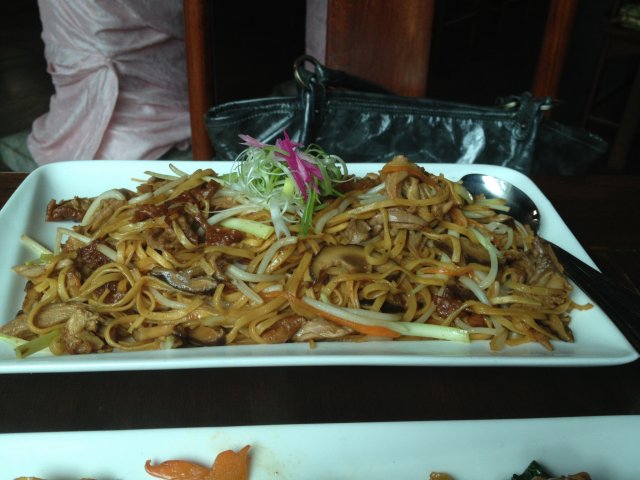 StIr-frIED EE fu NOODLES WItH rOaSt DuCk aND GINGEr