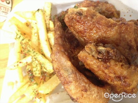 6 Pcs of Chicken Wings$9.90