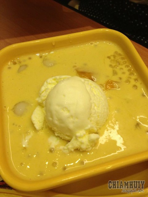Mango Pomelo & Sago Sweet Soup with Ice-cream $8