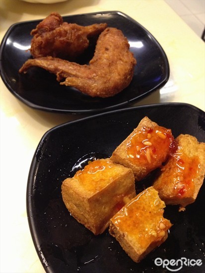 Fried chicken wings and tofu
