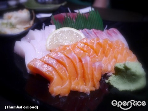 Mixed sashimi platter