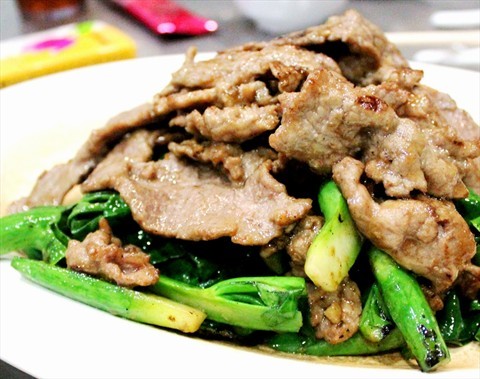 Sliced Beef with Kailan ($20)