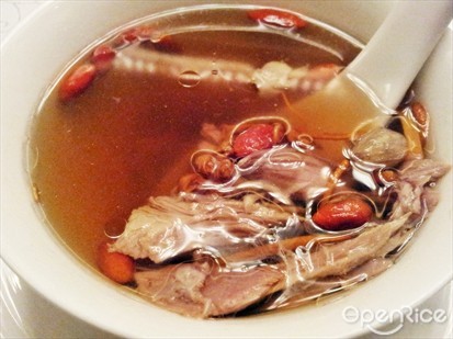 Double-Boiled Duck With Cordyceps Flowers And Wolfberries