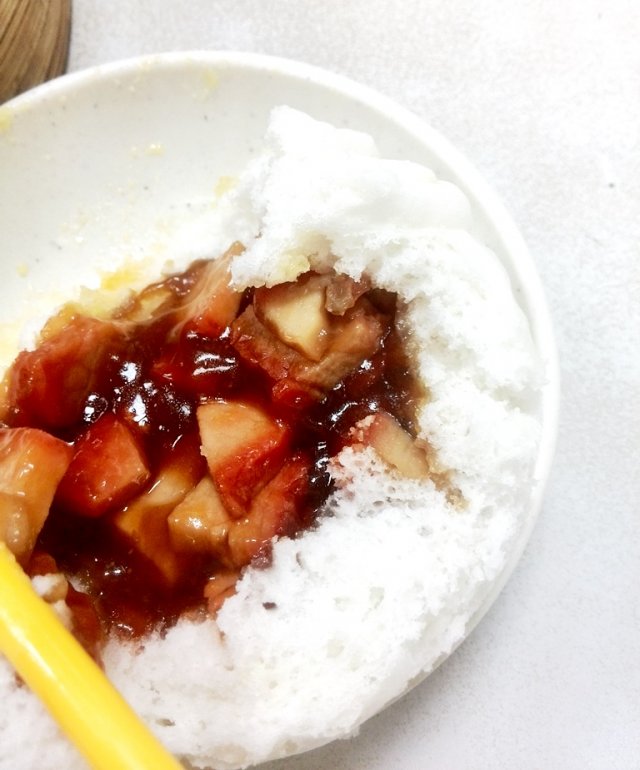 Rosey Wine Yummy Char Siew Bao ($4.50)