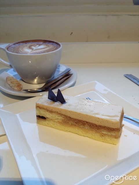 Earl Grey Tea Mousse Cake with Latte