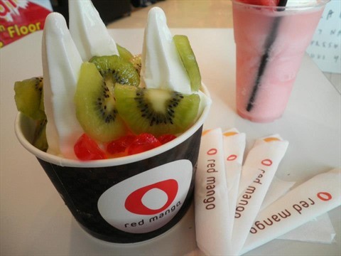 Original-flavored Yogurt With Fruits Topping