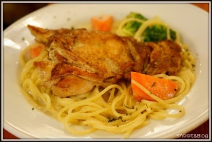 Create your own Pasta – “White Creamy @ $5.50″   “Broccodi & Carrot @ $1.00″   “Grilled Chicken @ $2.00″