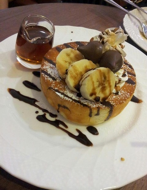 Souffl� Pancake with Chocolate Banana