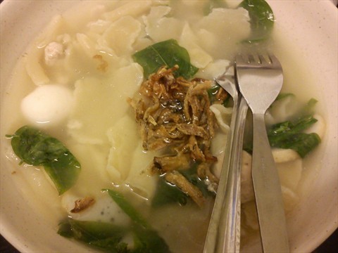 Mee Hoon Kueh in Soup
