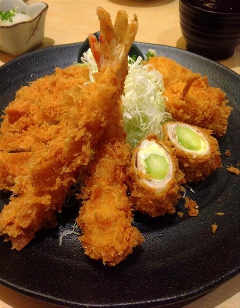 Breaded Shrimps and Asparagus Cheese Roll