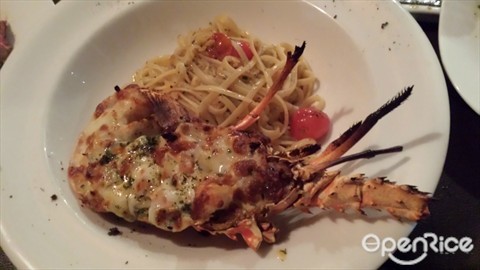 Grilled green shell lobster (300-400gms) served with pasta