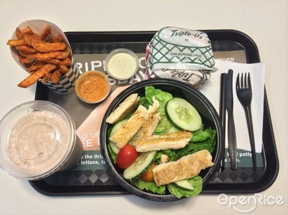 Set meal with sweet potato fries and salad