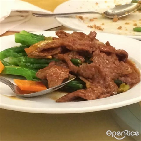 Stir-fried Beef with Bok Choy