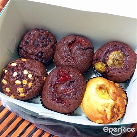 Muffins, 6 for $9