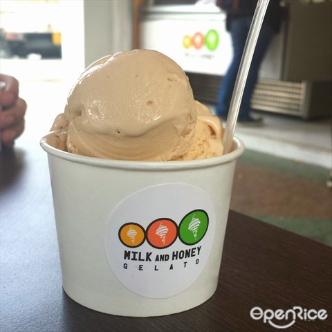 Salted caramel (double scoop)