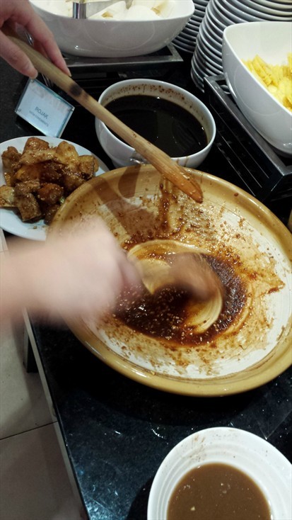 Make-your-own rojak station