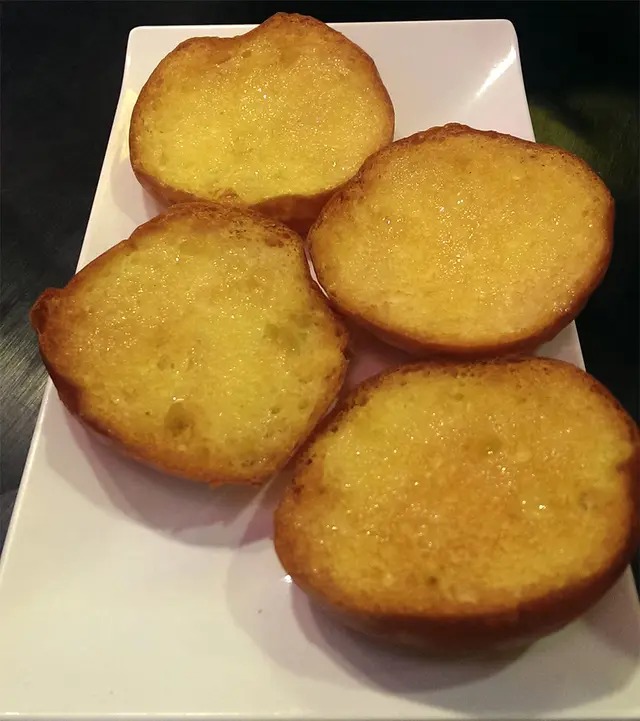 Crispy Butter Bun with Condensed Milk