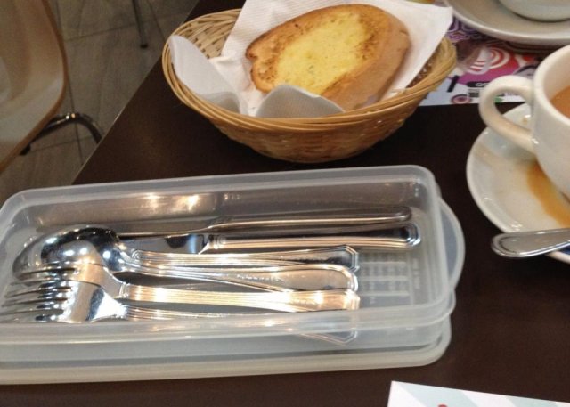 A unique way of placing cutlery on the tables...